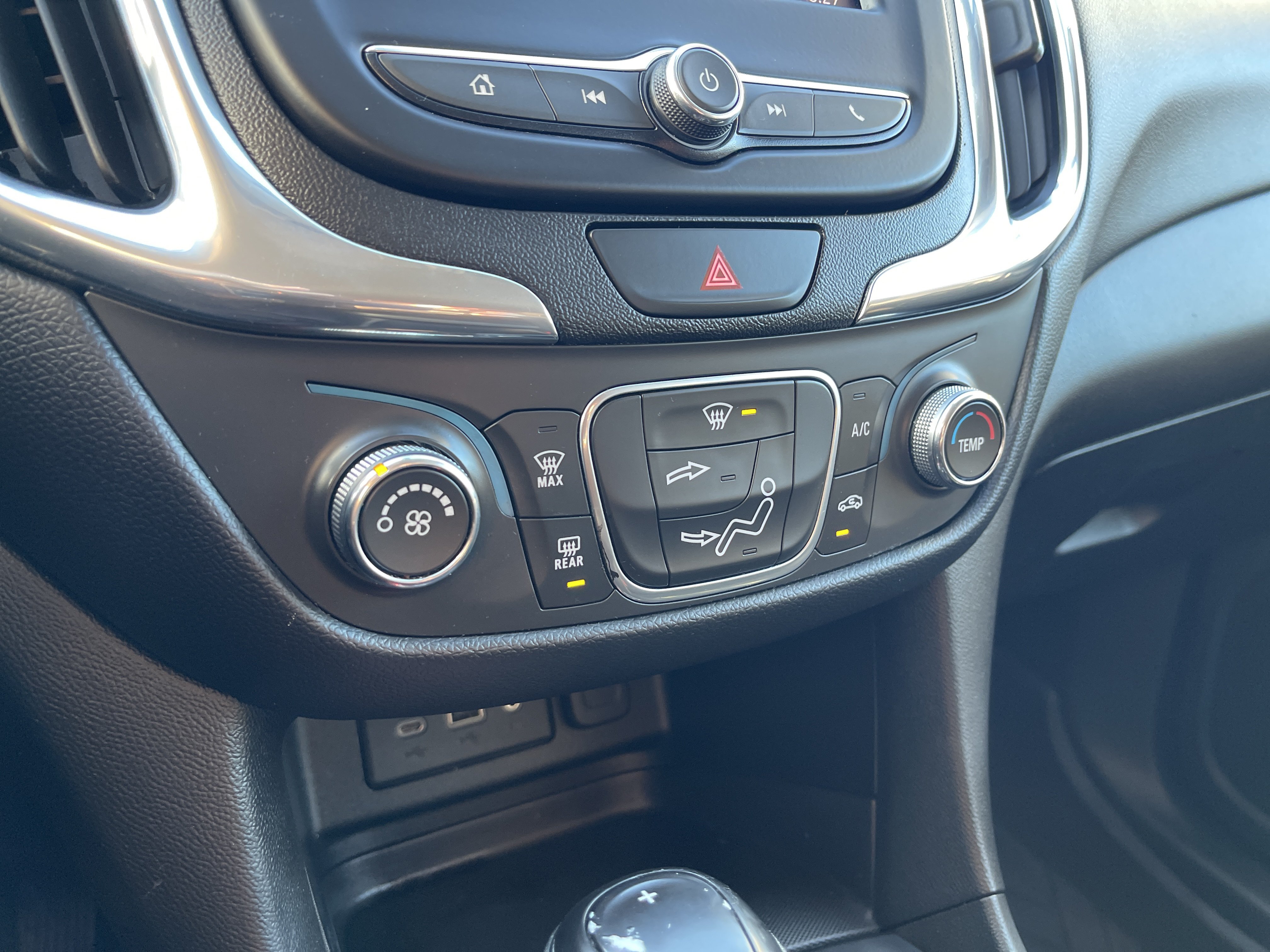 Used 2020 Chevrolet Equinox LT AWD/4WD image 18