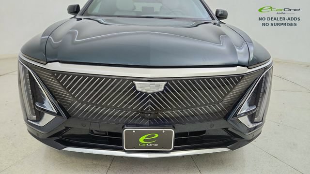 Used 2025 Cadillac Lyriq Luxury w/ LPO, Floor Liner Package RWD image 10