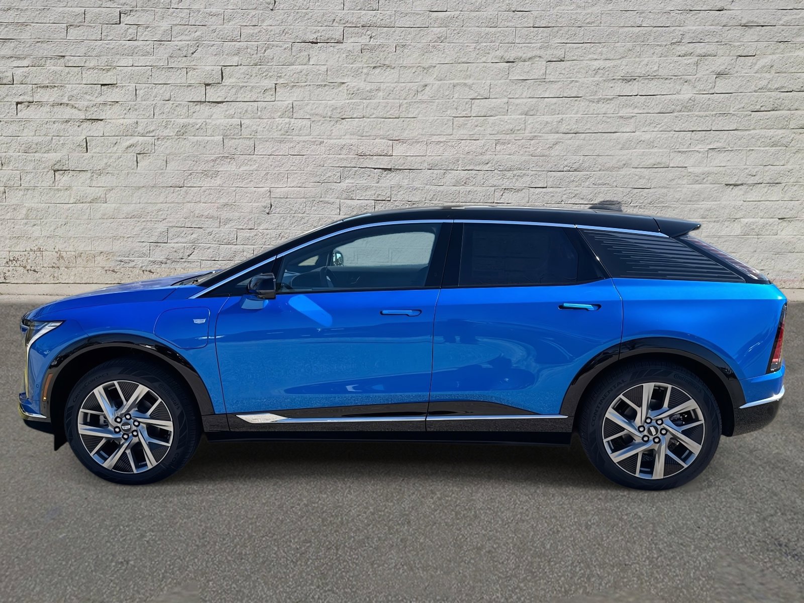 New 2026 Cadillac Optiq Luxury 2 video 2