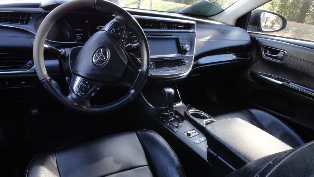 Used 2018 Toyota Avalon XLE image 13