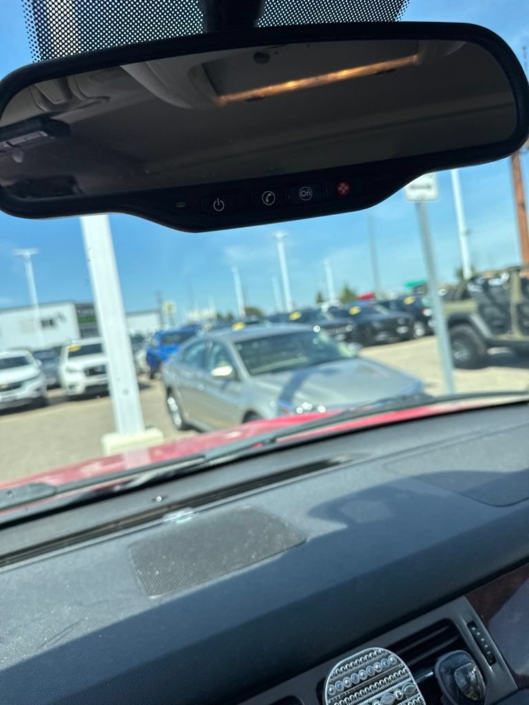 Used 2012 Chevrolet Avalanche LTZ AWD/4WD image 14