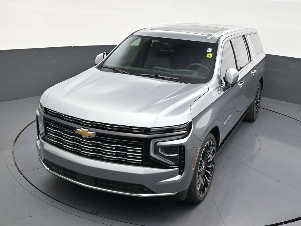 Used 2025 Chevrolet Suburban High Country AWD/4WD image 19