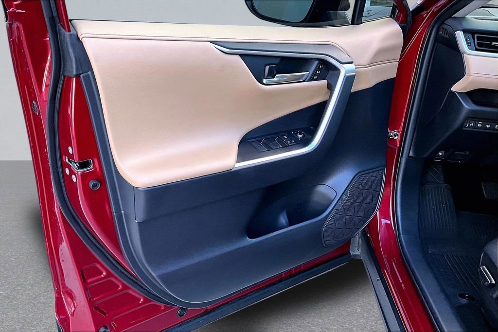 Certified 2021 Toyota RAV4 Limited image 19