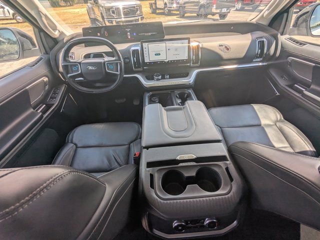 Used 2025 Ford Expedition Max Platinum AWD/4WD image 17