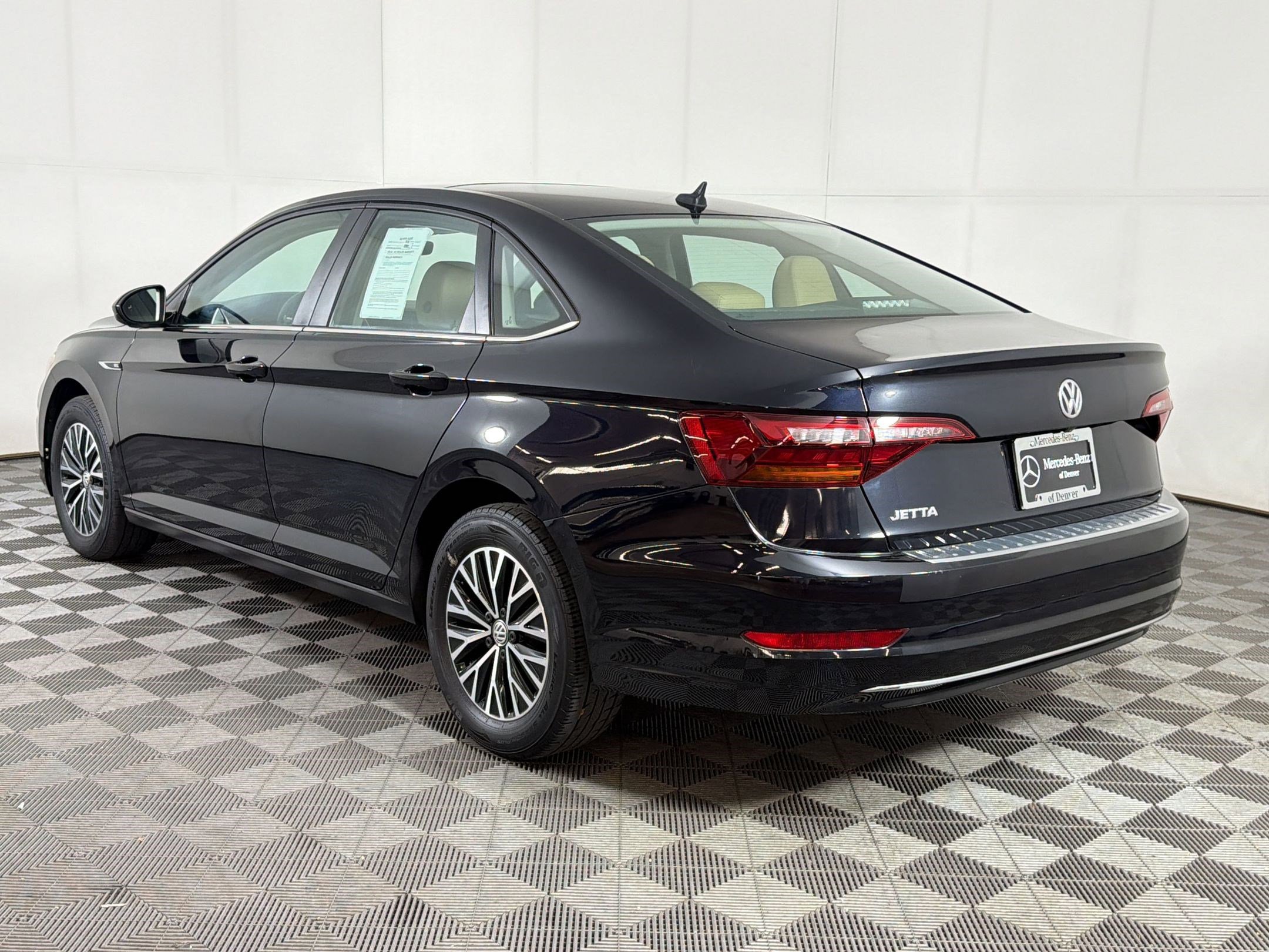 Used 2019 Volkswagen Jetta SEL w/ Cold Weather Package FWD video 2