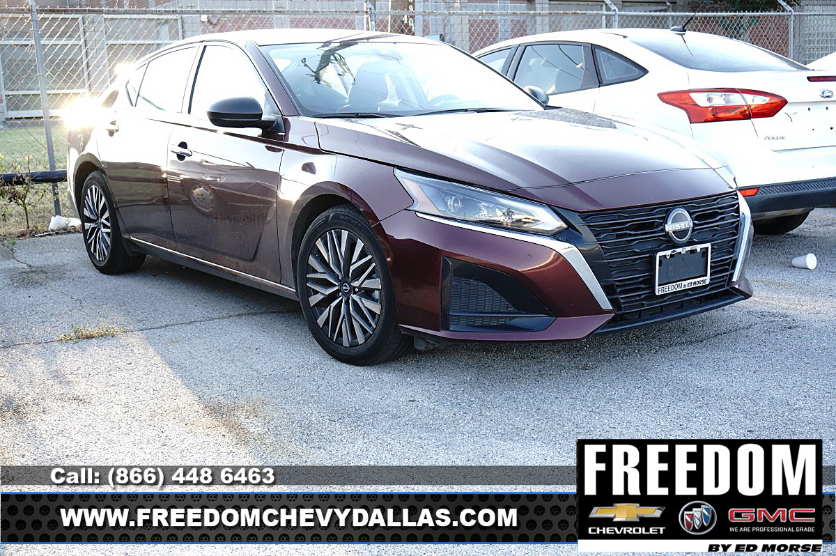 Used 2024 Nissan Altima 2.5 SV