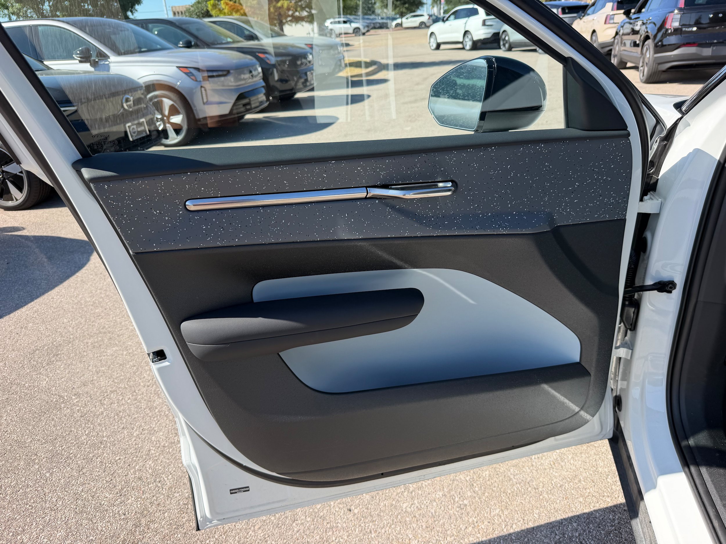 New 2026 Volvo EX30 Ultra w/ Climate Package AWD/4WD image 17