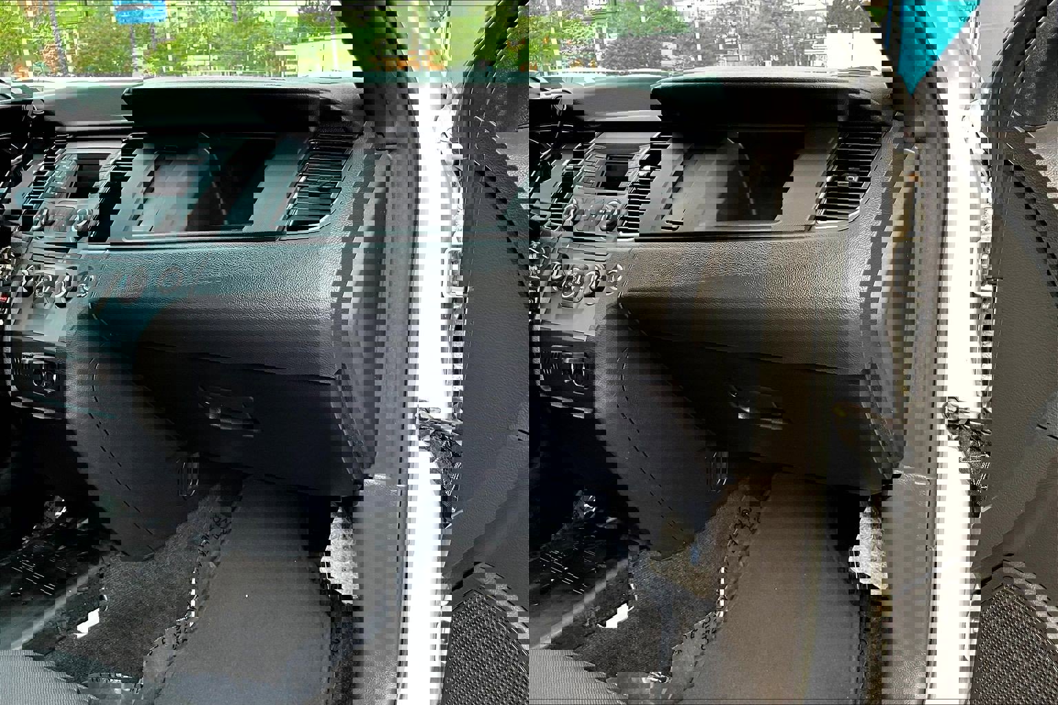 Used 2017 Ford Taurus Police Interceptor image 16