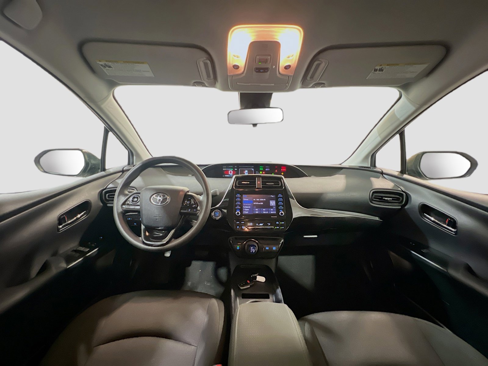 Used 2021 Toyota Prius L Eco w/ Carpet Mat Package (TMS) FWD image 15