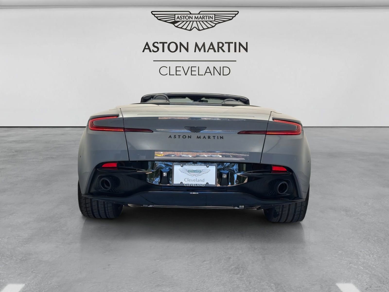 Used 2023 Aston Martin DB11 Volante RWD image 55