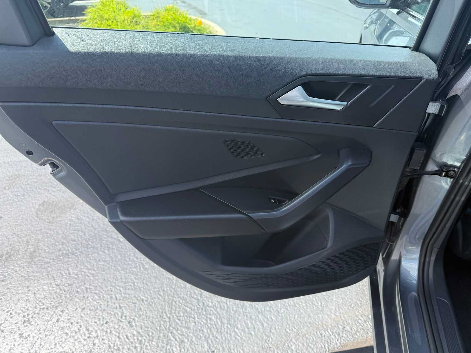 Certified 2023 Volkswagen Jetta SE w/ Panoramic Sunroof Package FWD image 18