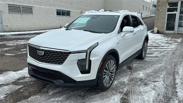 Used 2024 Cadillac XT4 Premium Luxury image 9