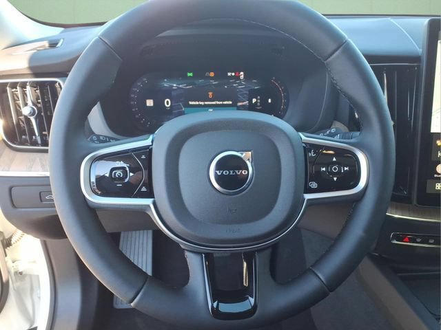 New 2026 Volvo XC60 B5 Plus w/ Protection Package Premier AWD/4WD image 17