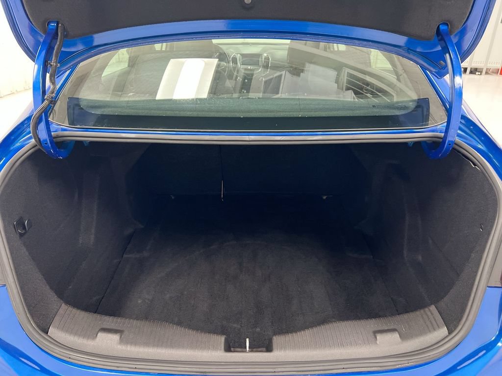 Used 2018 Chevrolet Cruze LT w/ RS Package FWD image 23
