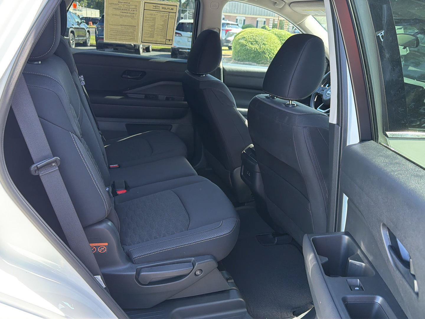 Used 2024 Nissan Pathfinder S FWD image 13