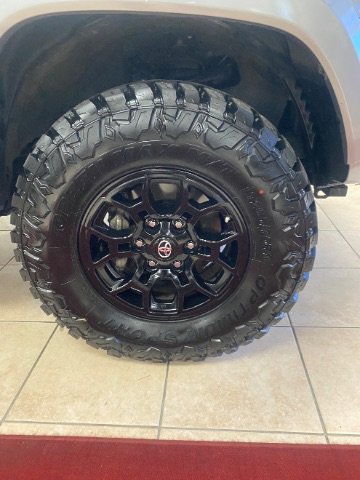Used 2020 Toyota Tacoma SR5 RWD image 30