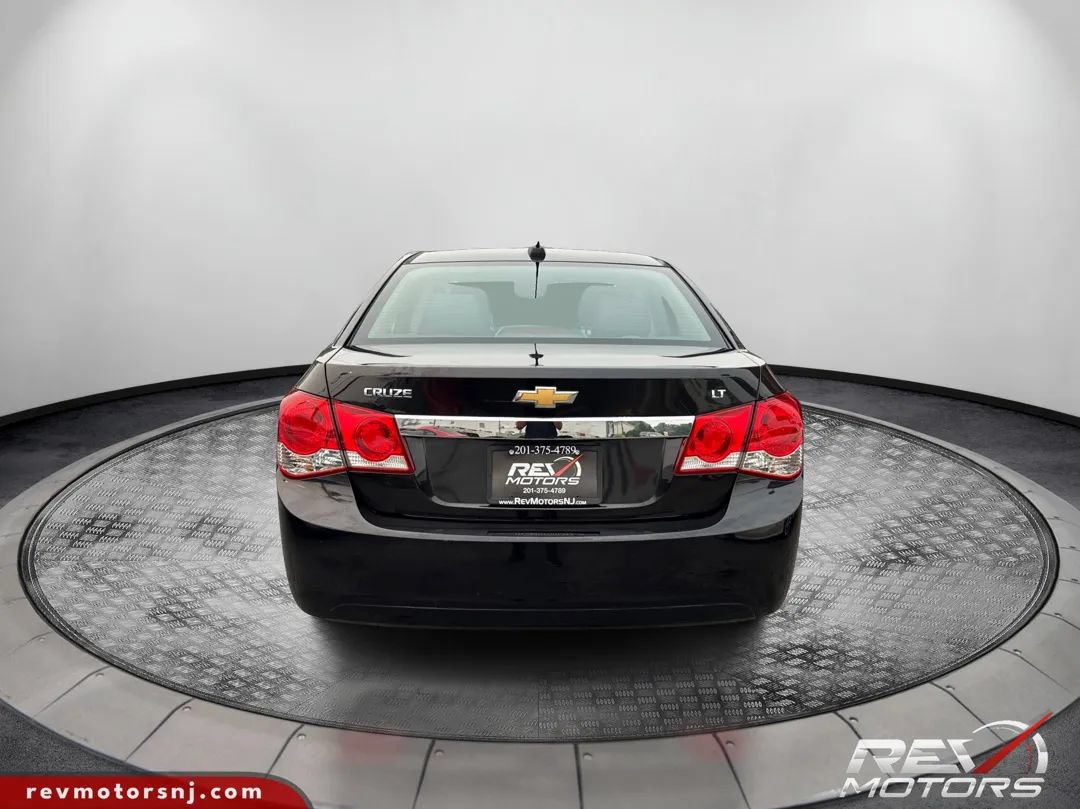 Used 2016 Chevrolet Cruze LT FWD image 4