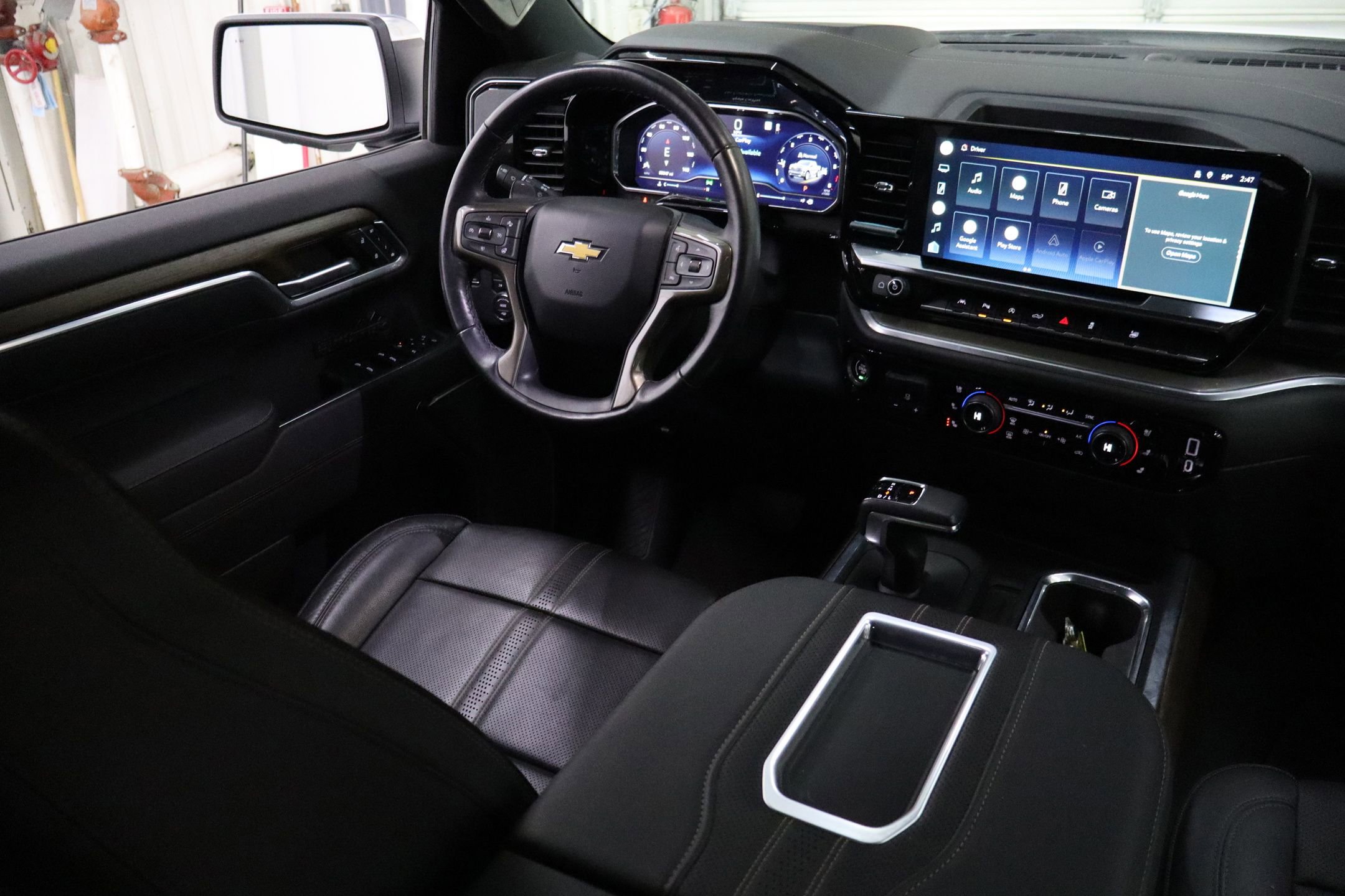 Used 2022 Chevrolet Silverado 1500 High Country w/ Technology Package image 27