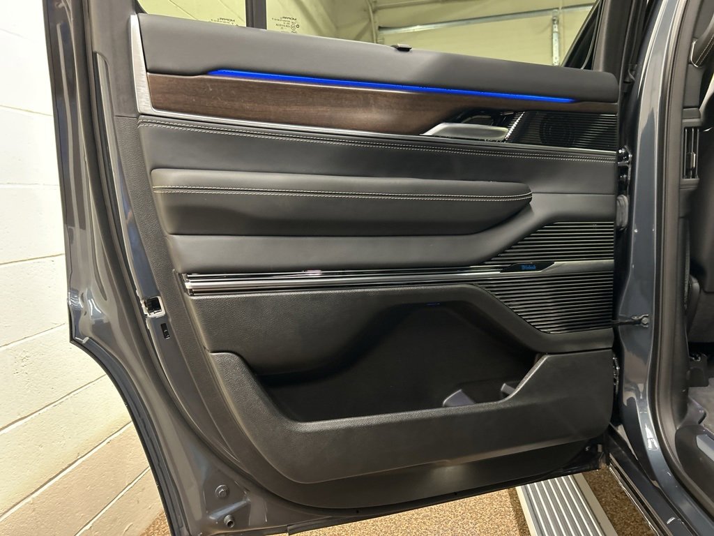 New 2024 Jeep Grand Wagoneer Series I w/ Convenience Group III image 14