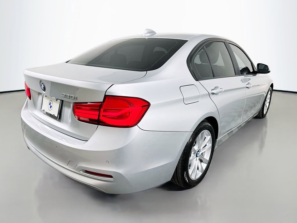 Used 2016 BMW 320i Sedan RWD image 5