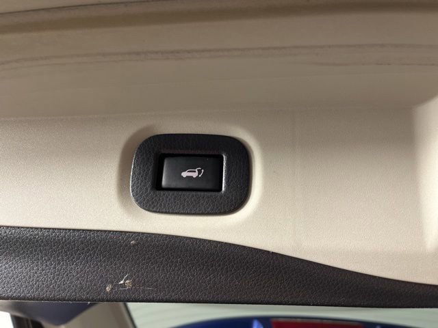 Used 2018 Nissan Rogue SL image 47