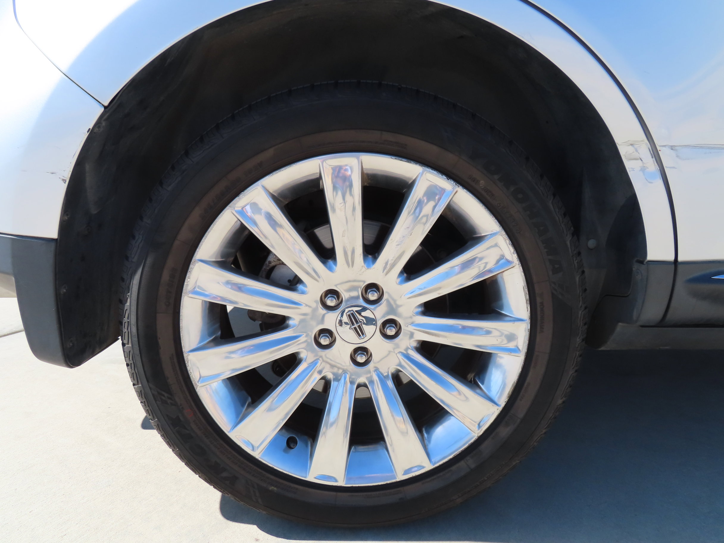 Used 2013 Lincoln MKX FWD image 10