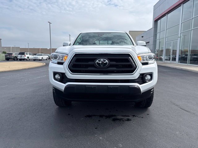 Certified 2020 Toyota Tacoma SR5 AWD/4WD image 2