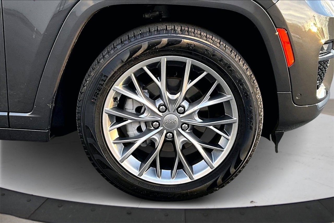 Certified 2025 Jeep Grand Cherokee Summit image 34