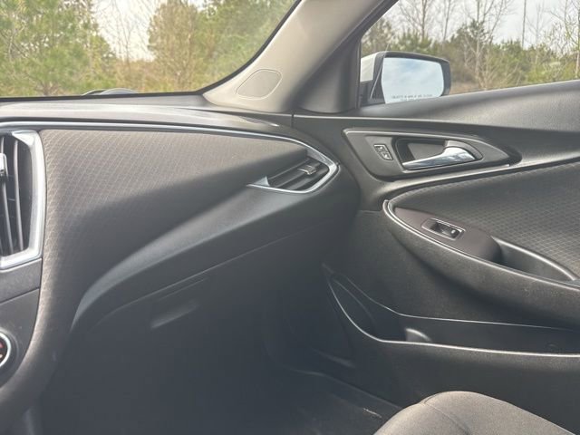 Used 2021 Chevrolet Malibu LT FWD image 23