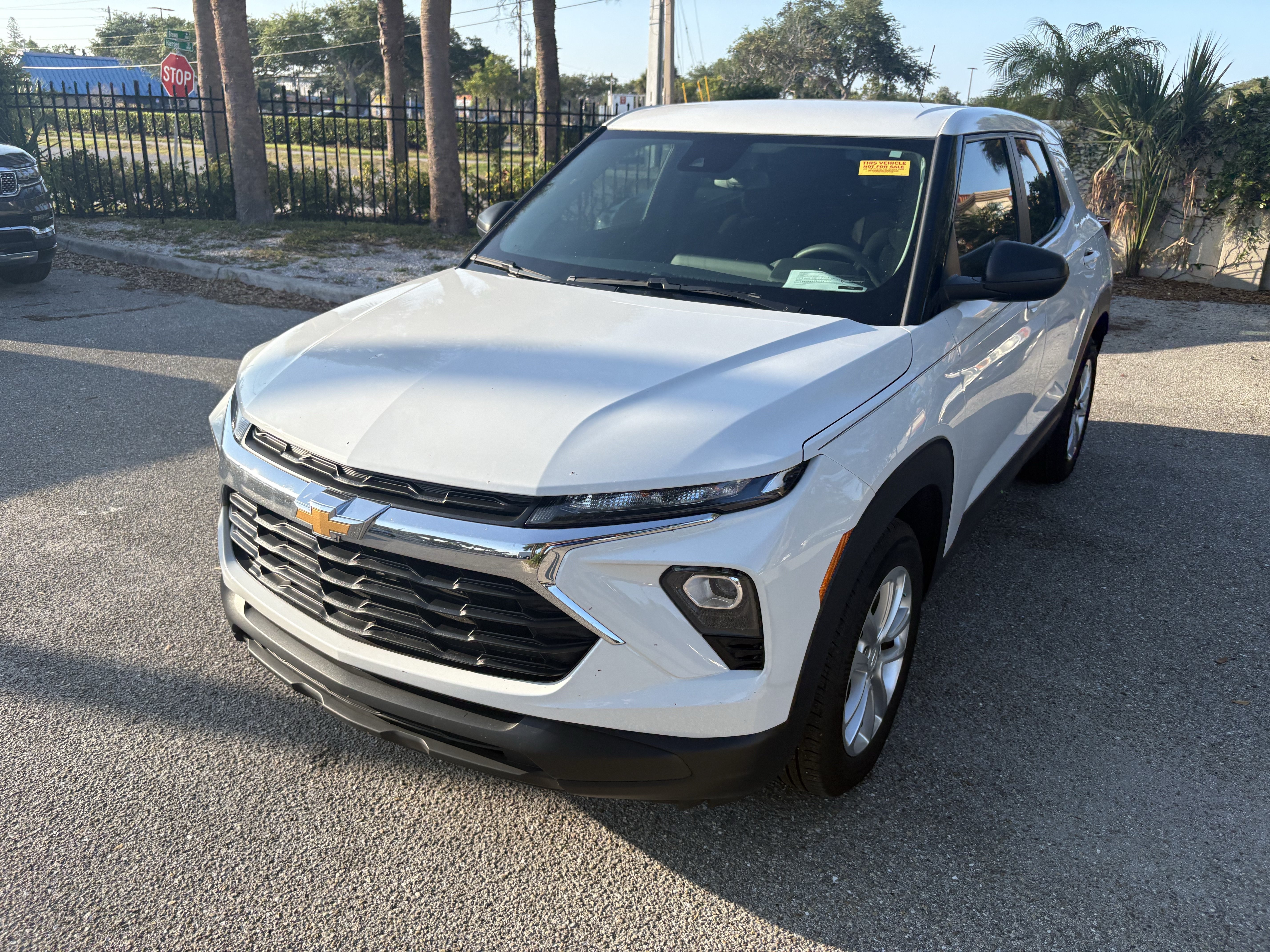 Used 2024 Chevrolet TrailBlazer LS w/ LS Convenience Package FWD image 3