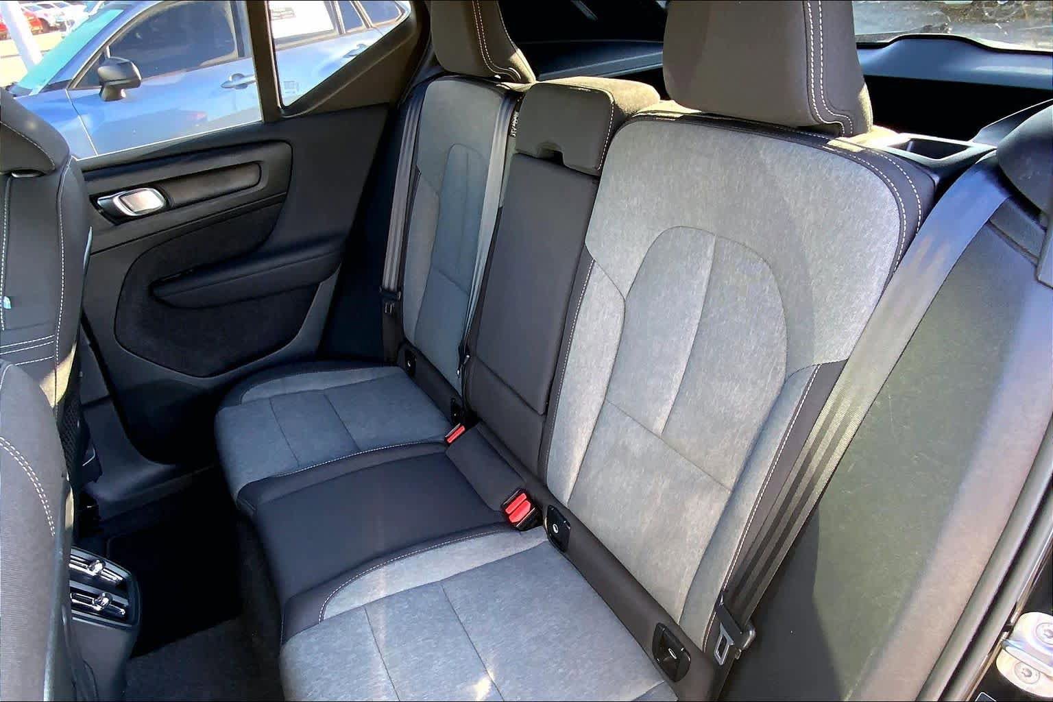 Used 2024 Volvo XC40 B5 Core AWD/4WD image 20