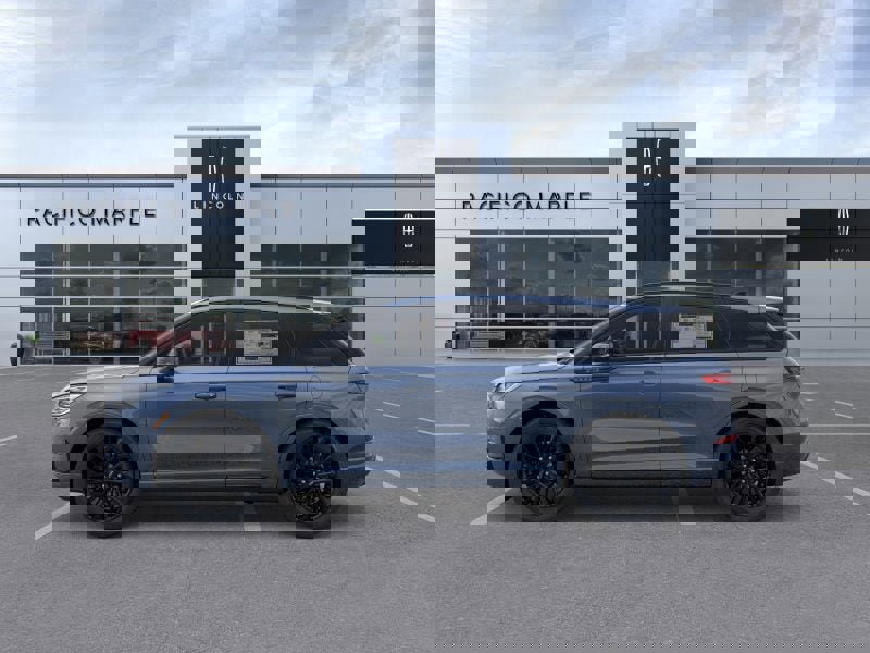 New 2026 Lincoln Corsair Premiere image 3