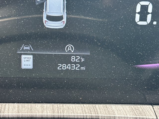 Certified 2024 Kia Telluride EX w/ EX Captain's Chair Package FWD image 32