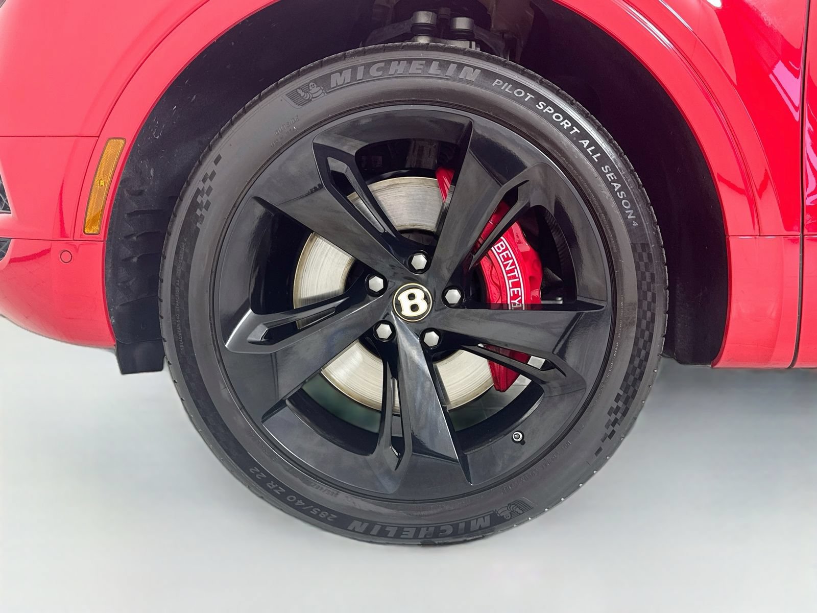 Certified 2019 Bentley Bentayga AWD/4WD image 10