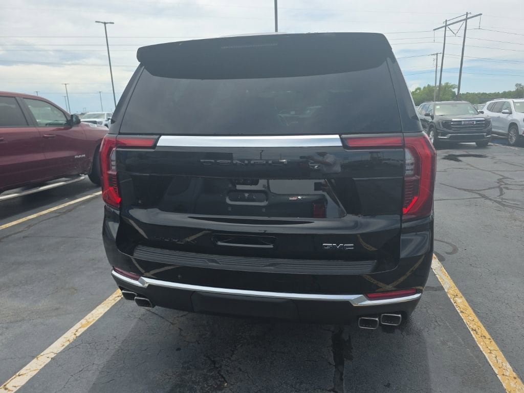 New 2026 GMC Yukon Denali w/ Denali Reserve Package AWD/4WD image 6