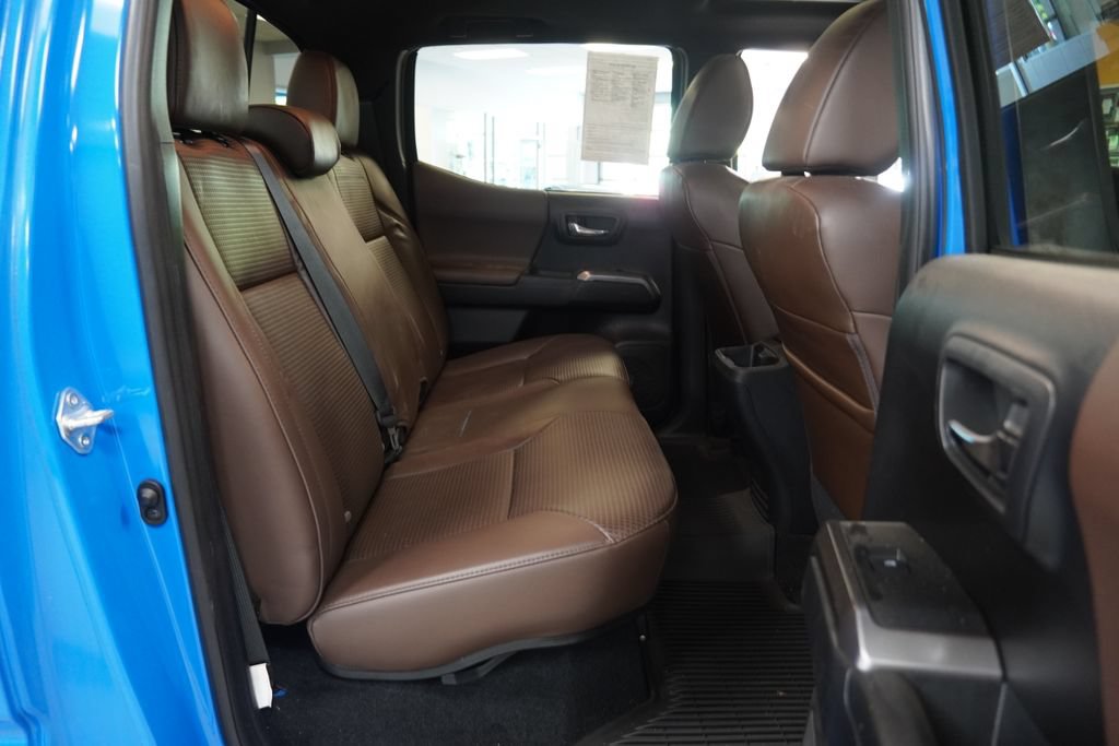 Used 2021 Toyota Tacoma Limited AWD/4WD image 30