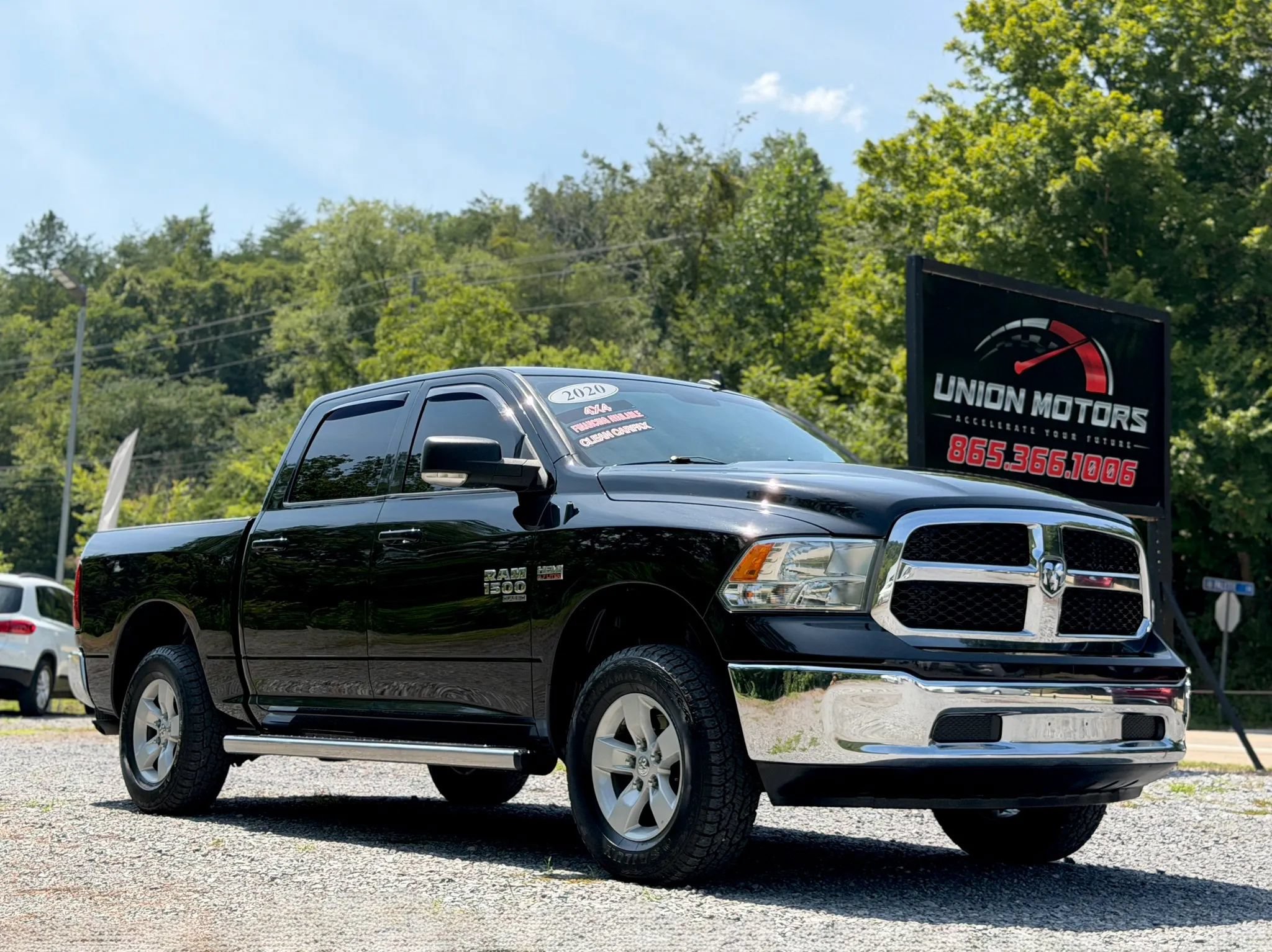 Used 2020 RAM 1500 Classic SLT w/ Luxury Group AWD/4WD image 1