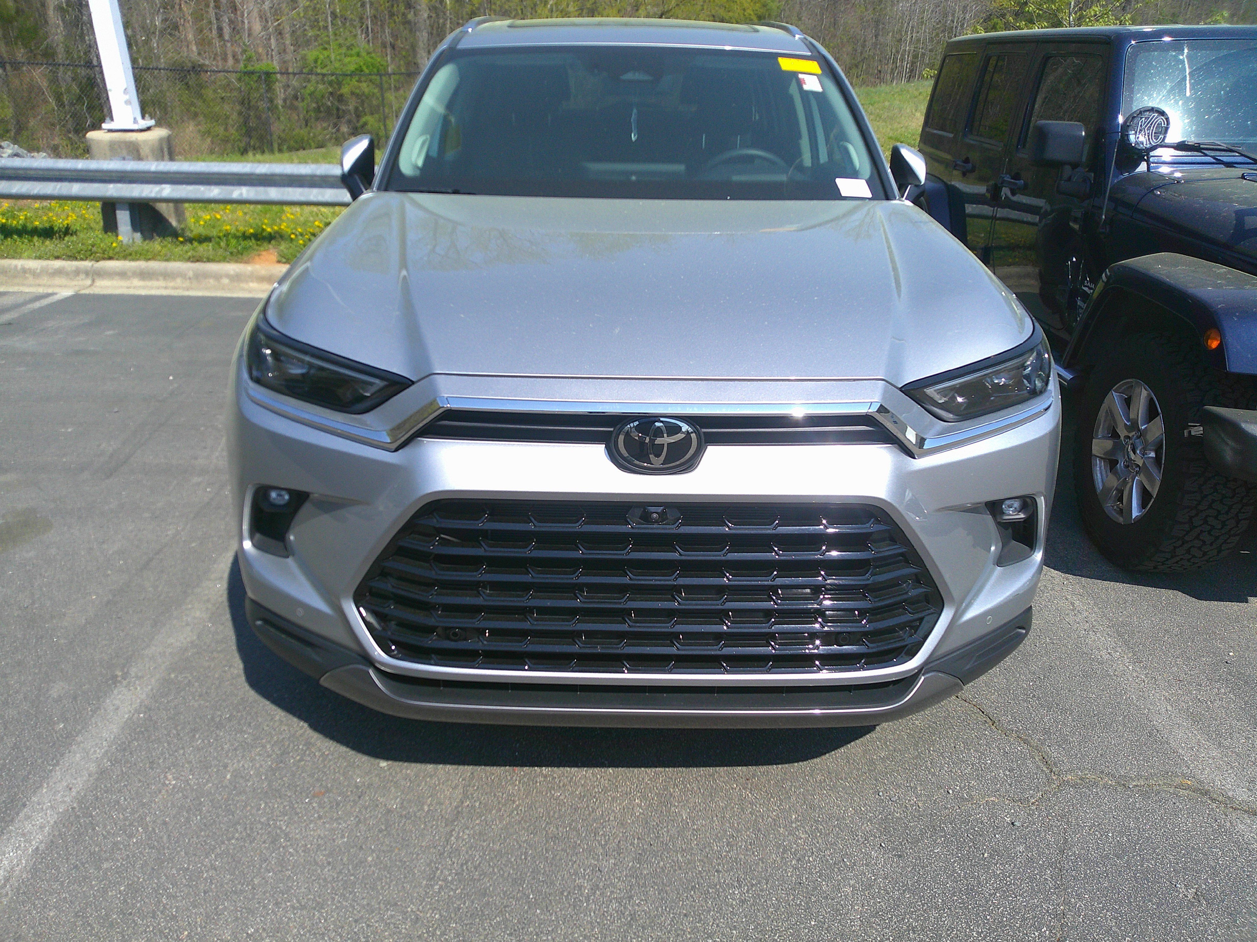 Used 2024 Toyota Grand Highlander Platinum image 2