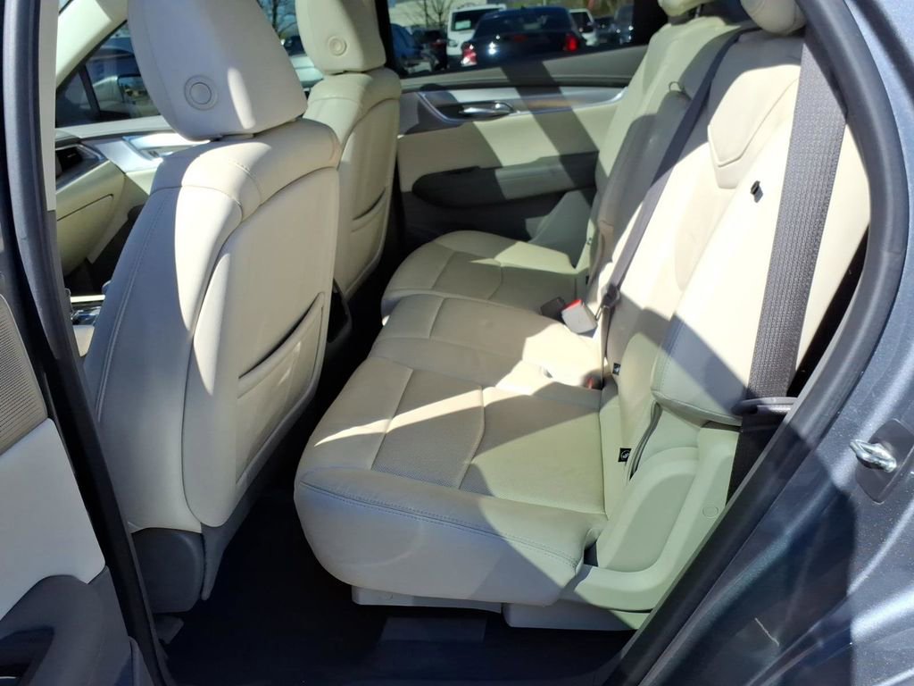 Used 2020 Cadillac XT5 Premium Luxury AWD/4WD image 12