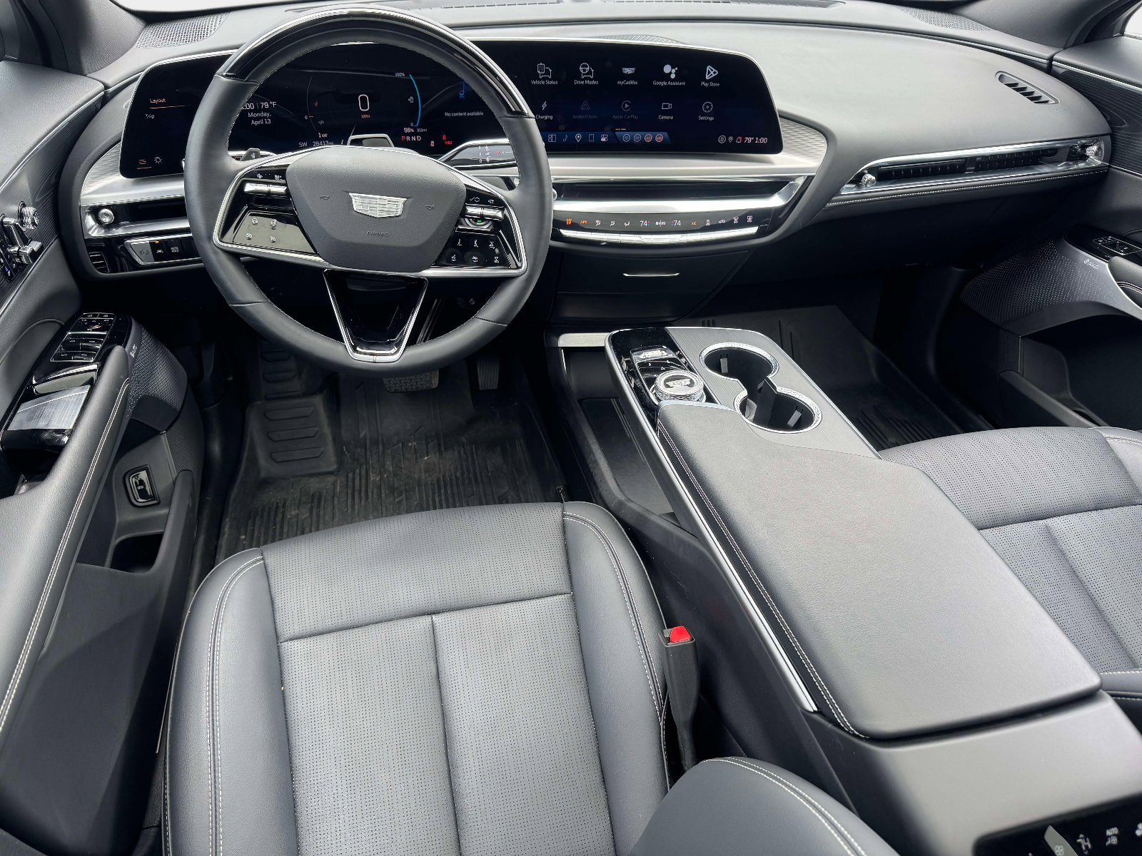 Certified 2025 Cadillac Lyriq Luxury w/ LPO, Floor Liner Package image 2