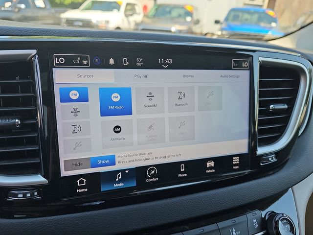 Used 2024 Chrysler Pacifica Touring-L FWD image 24