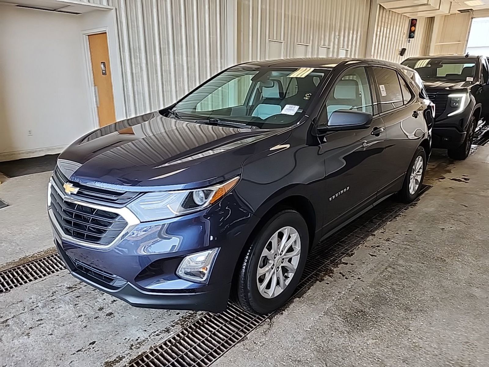 Used 2019 Chevrolet Equinox LS w/ LS Convenience Package video 1