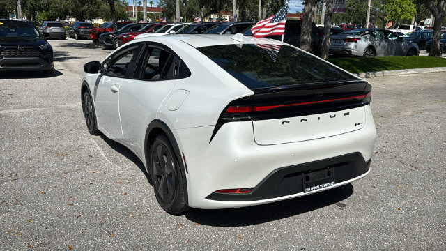 Used 2024 Toyota Prius LE FWD image 5