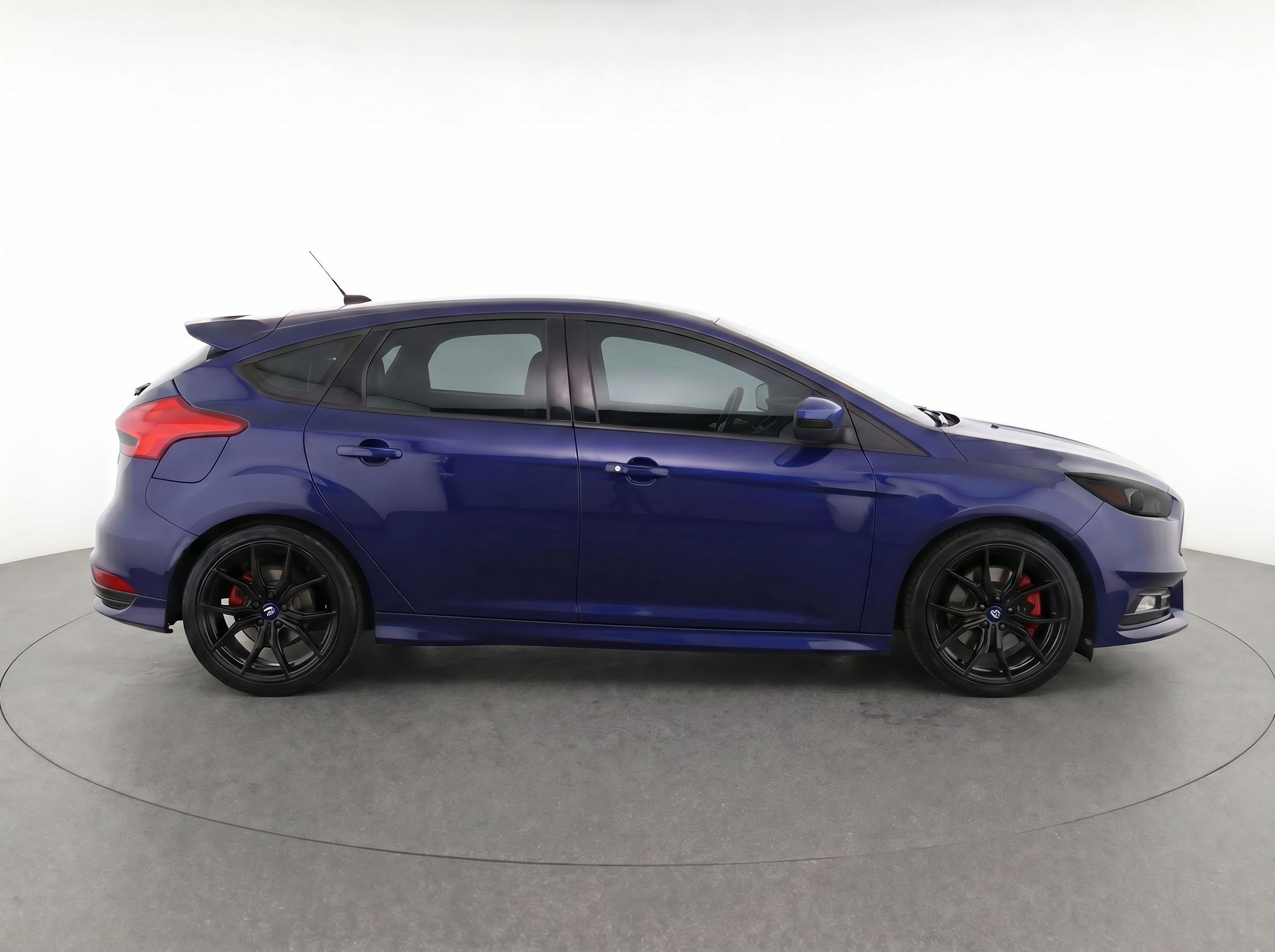 Used 2017 Ford Focus ST FWD image 8