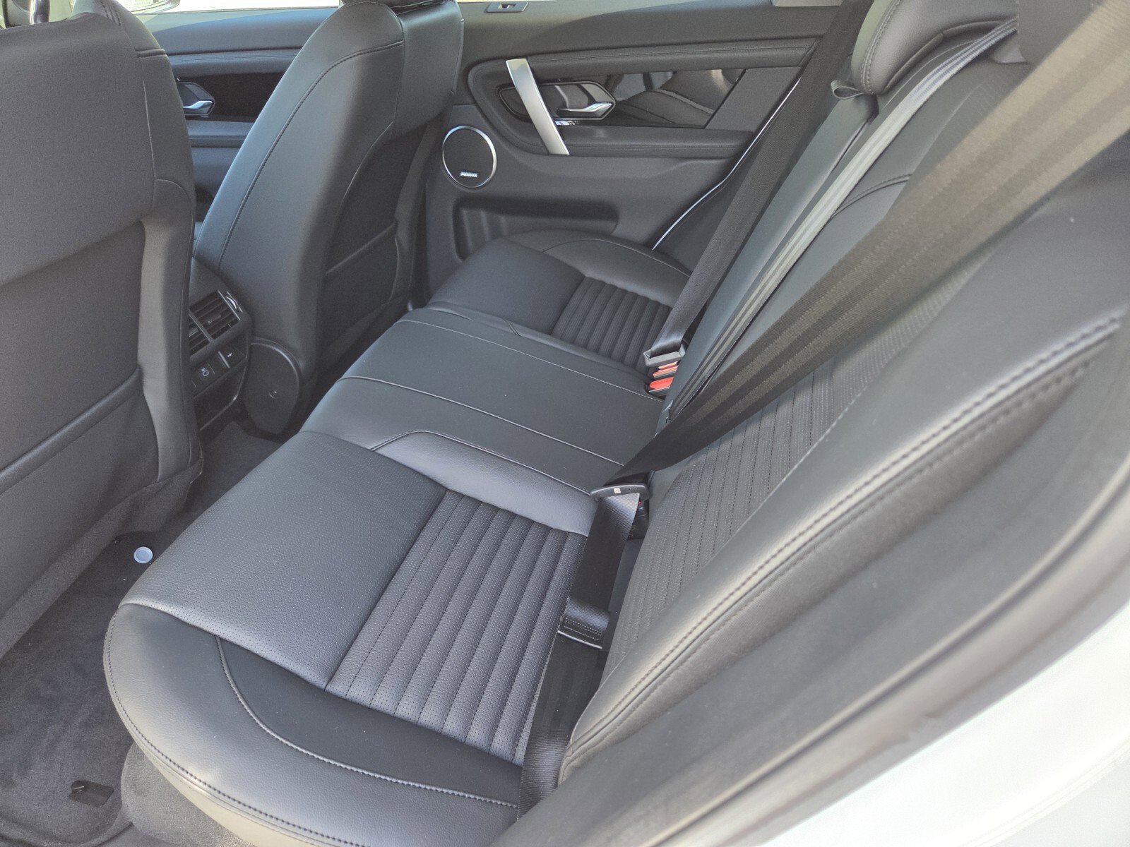 New 2025 Land Rover Discovery Sport S AWD/4WD image 11