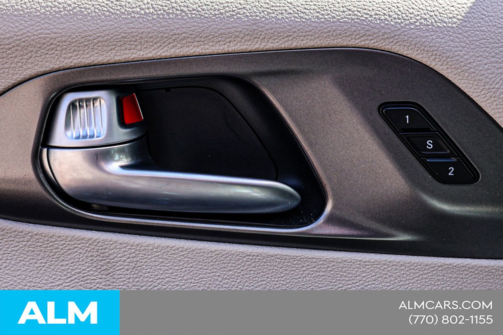 Used 2024 Chrysler Pacifica Touring-L image 40