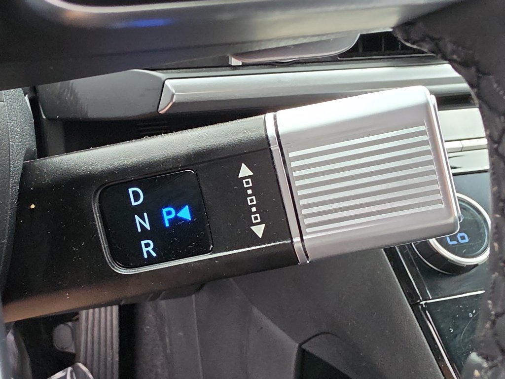 Used 2025 Hyundai Santa Fe SEL FWD image 28