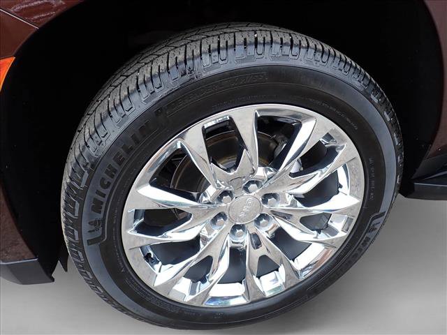Used 2022 GMC Yukon SLT w/ SLT Luxury Package AWD/4WD image 7
