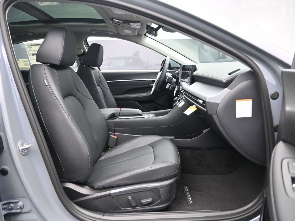 New 2026 Hyundai Sonata Limited image 32