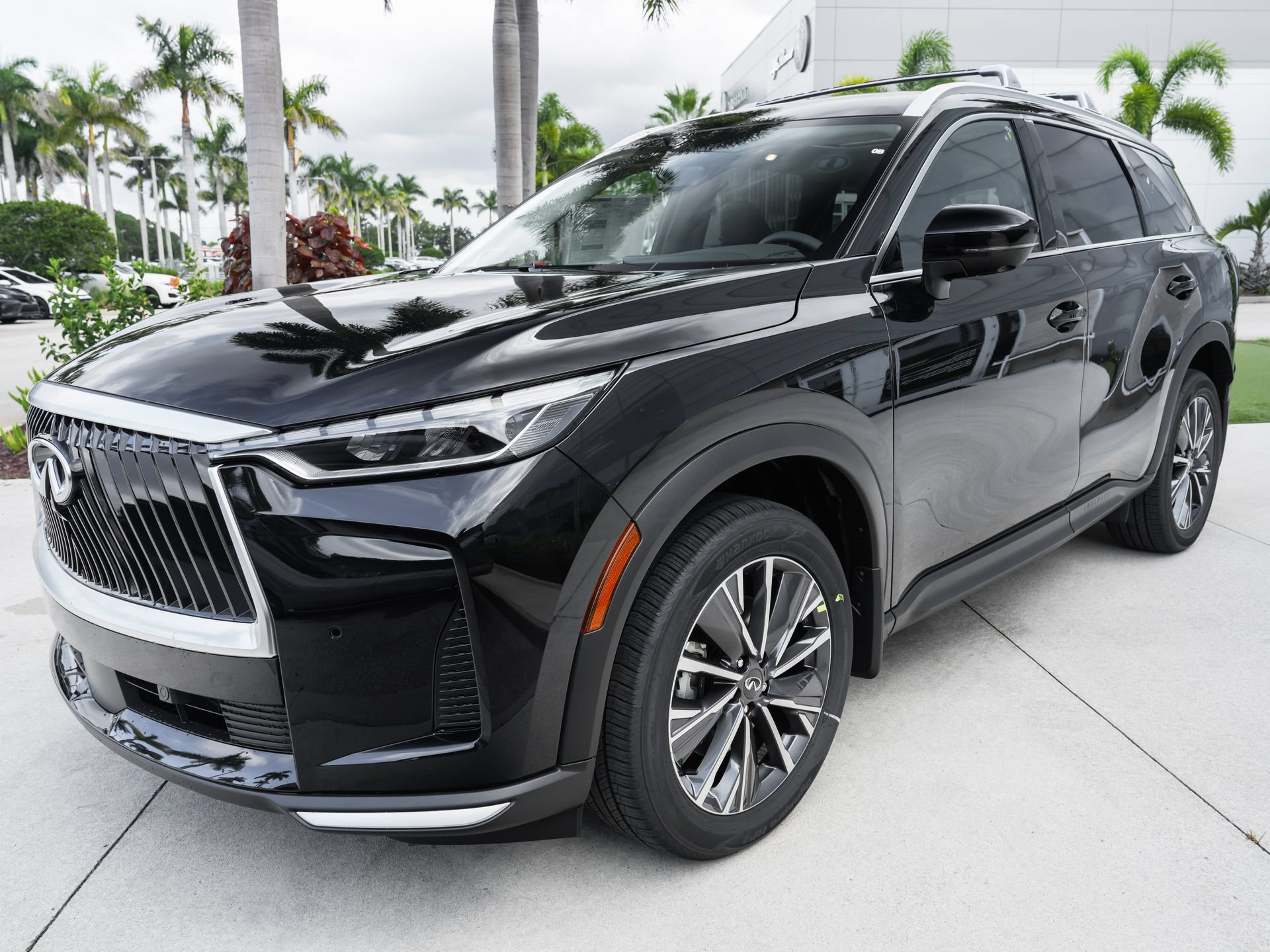 New 2027 INFINITI QX60 Luxe w/ Cargo Package FWD image 5
